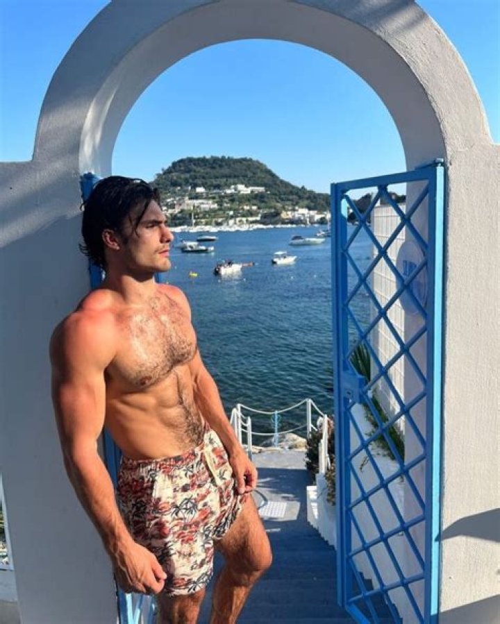 
Eric Leva Height, Weight, Net Worth, Age, Wiki, Who, Instagram, Biography 