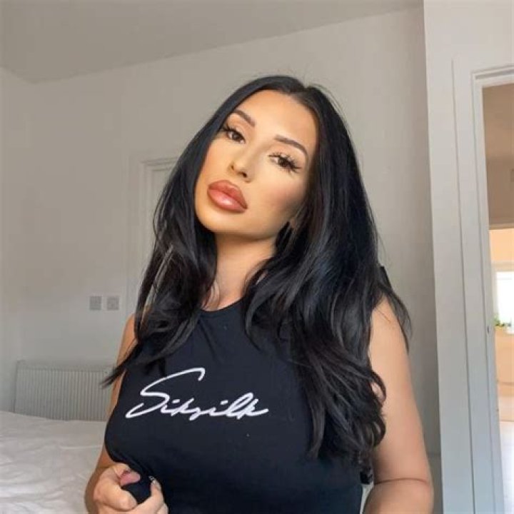 
Erin Budina Height, Weight, Net Worth, Age, Birthday, Wikipedia, Who, Nationality, Biography 