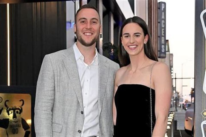 
Is Baby Ariel Married? Her Bio, Age, Boyfriend, Height, Brother, Instagram and Net worth 
