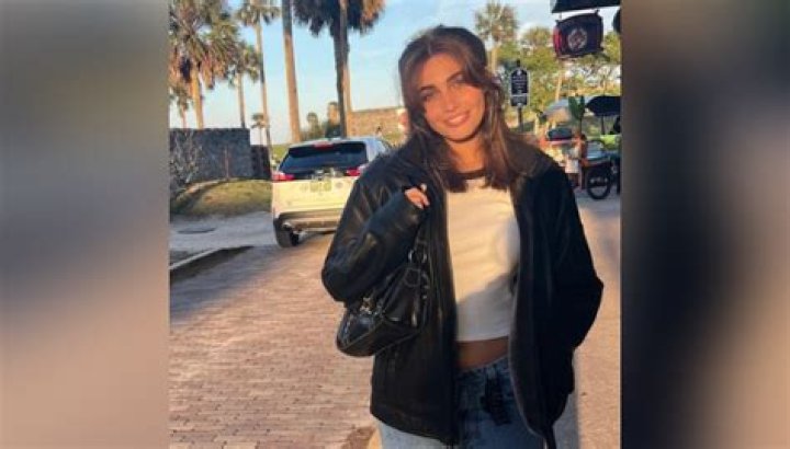 
Skefanny Colen Height, Age, Boyfriend, Biography, Wiki, Net Worth 